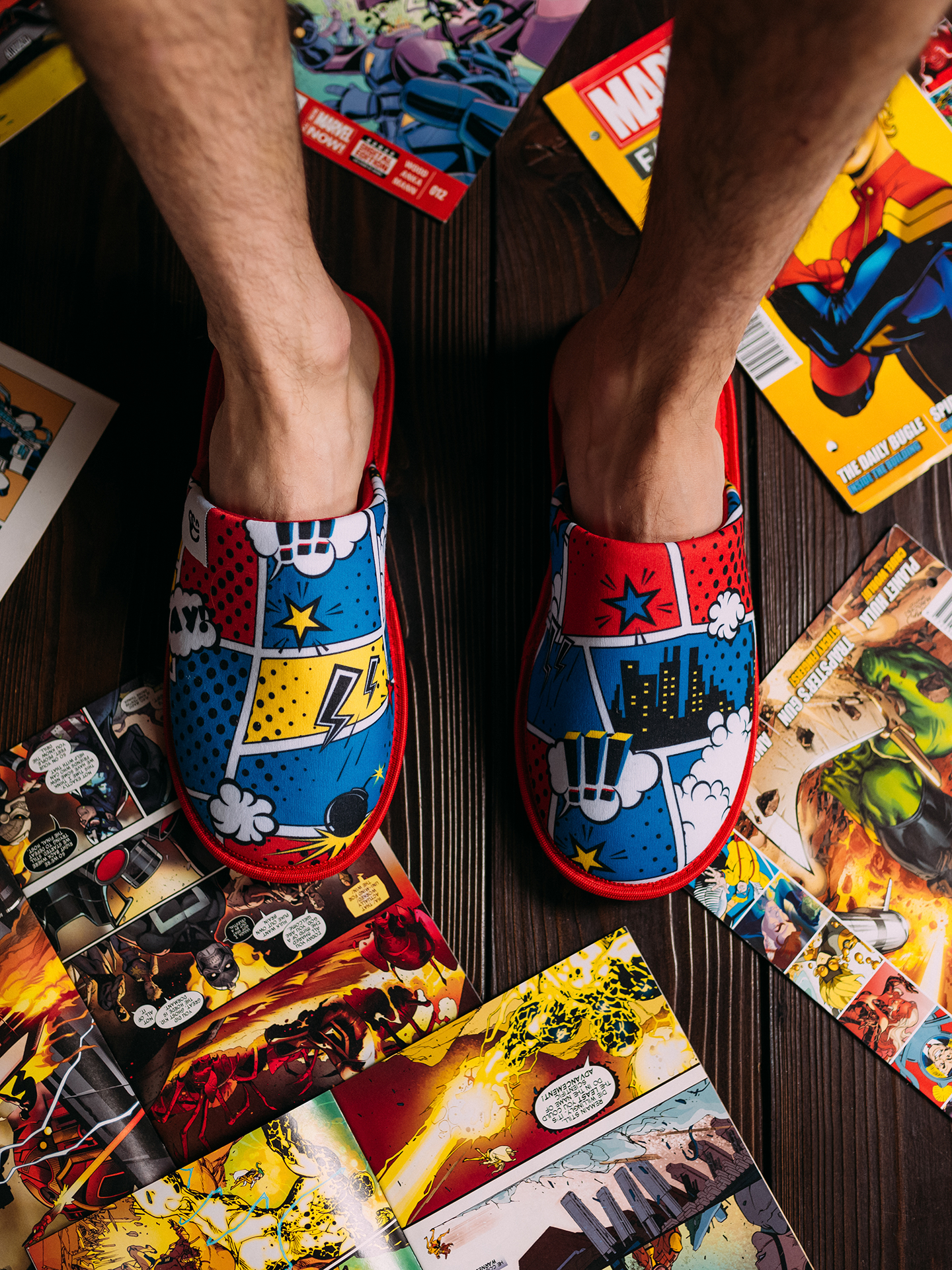 Pantoufles Bandes dessinées colorées